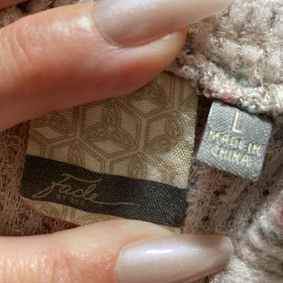 Waffle Knit Wide Leg Cropped Pant Set! - Picture 8 of 11